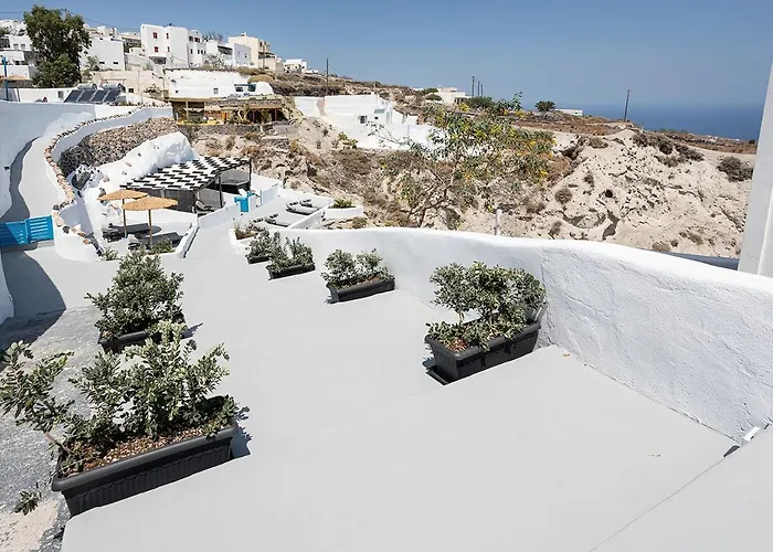 Rafael' S Mediteranian Cave